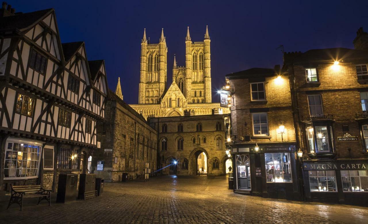West Wing D'Isney Place. Lincoln Dış mekan fotoğraf